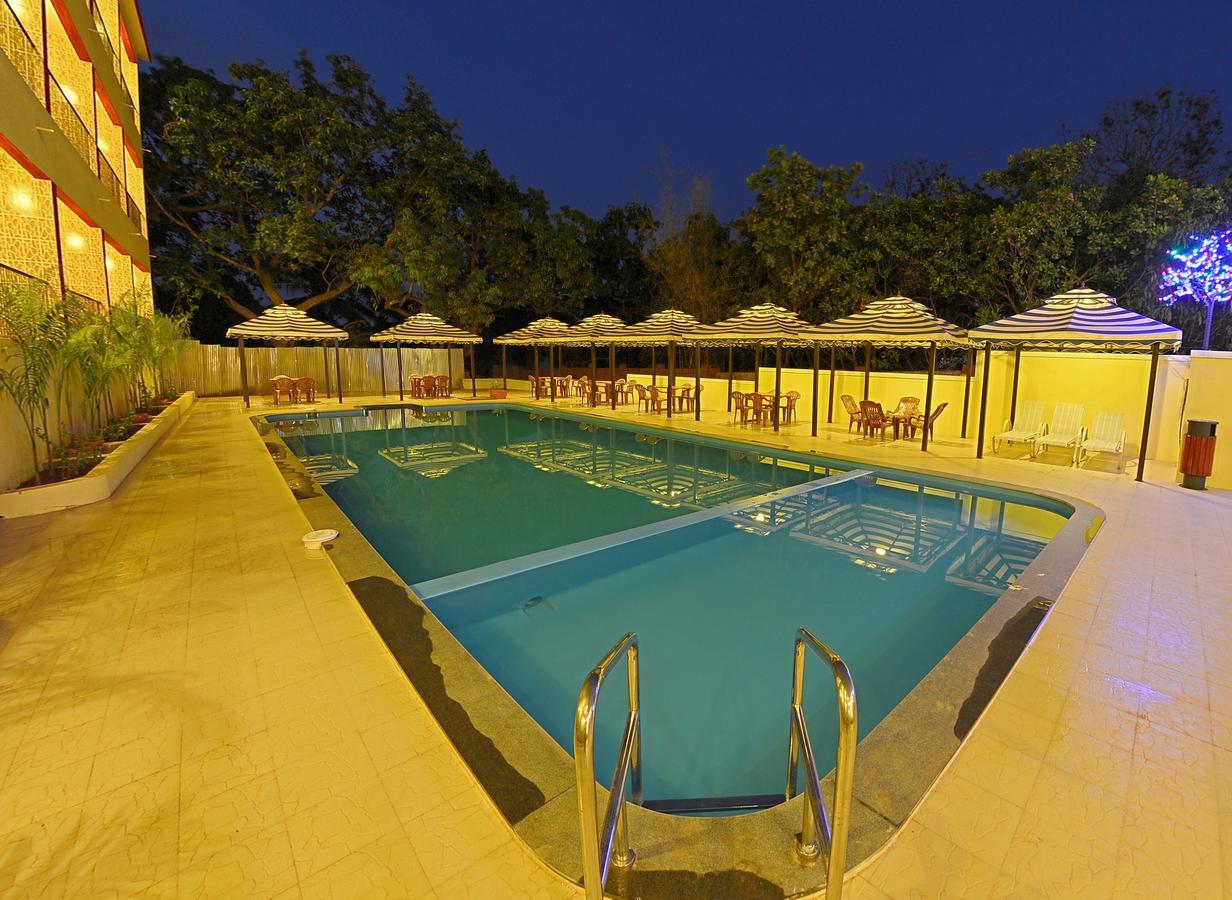 Grand Goa Exotica Hotell Guirim Exteriör bild